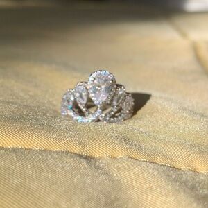 Sparkling Silver Women's Crown Ring